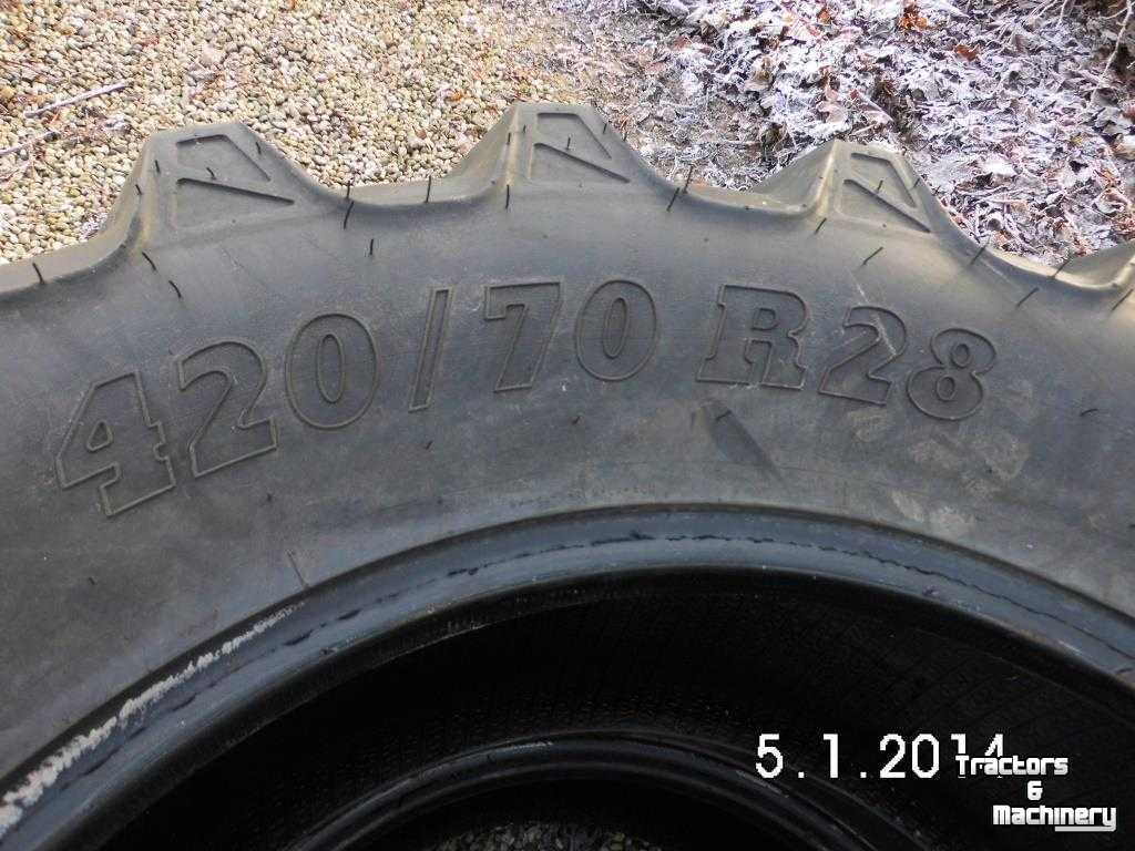 Wheels, Tyres, Rims & Dual spacers BKT 420/70x28 en 320/70x20