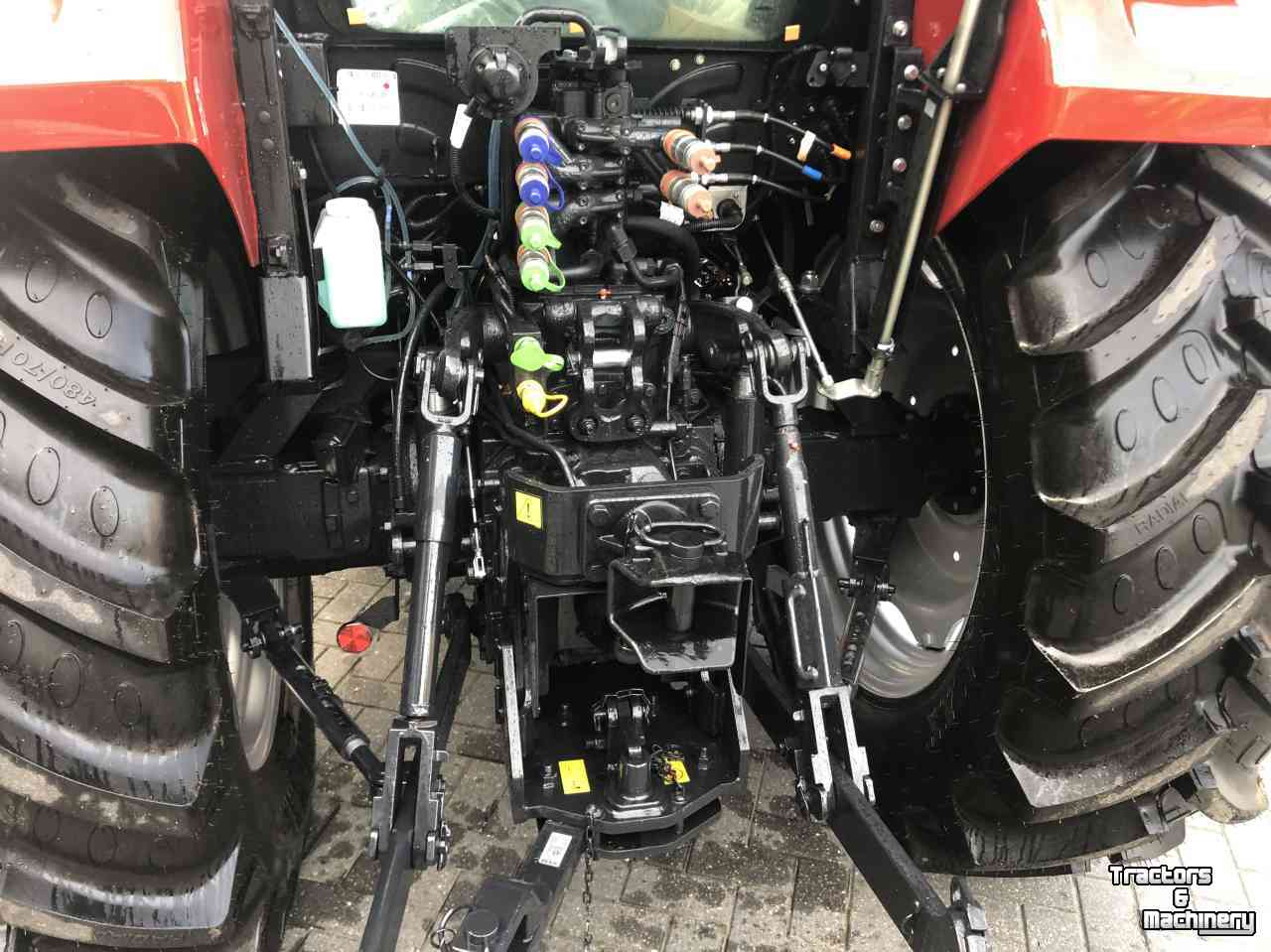 Tractors Case-IH Farmall 100A