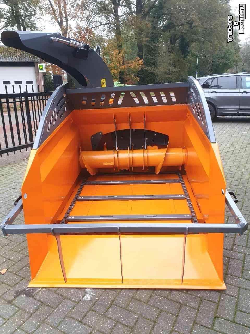Straw spreader for boxes Flingk SHC
