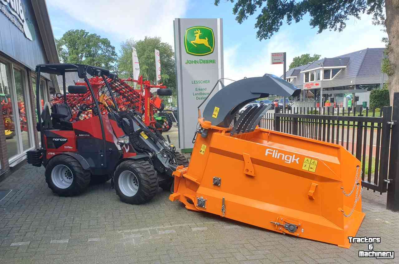 Straw spreader for boxes Flingk SHC