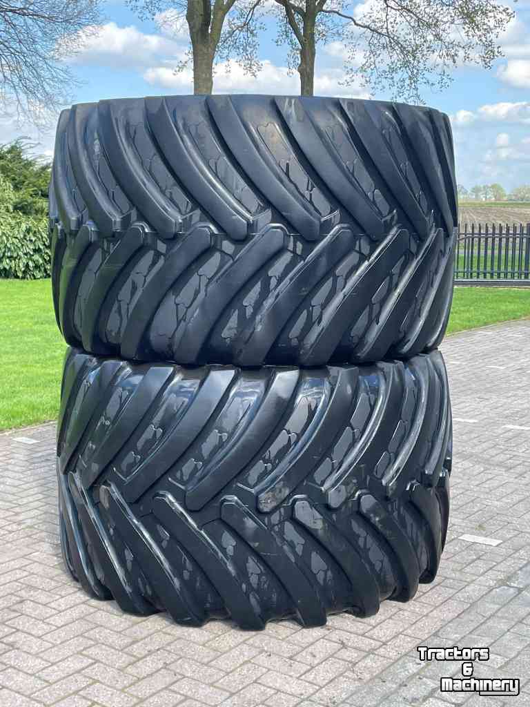 Wheels, Tyres, Rims & Dual spacers BKT 1050/50R32