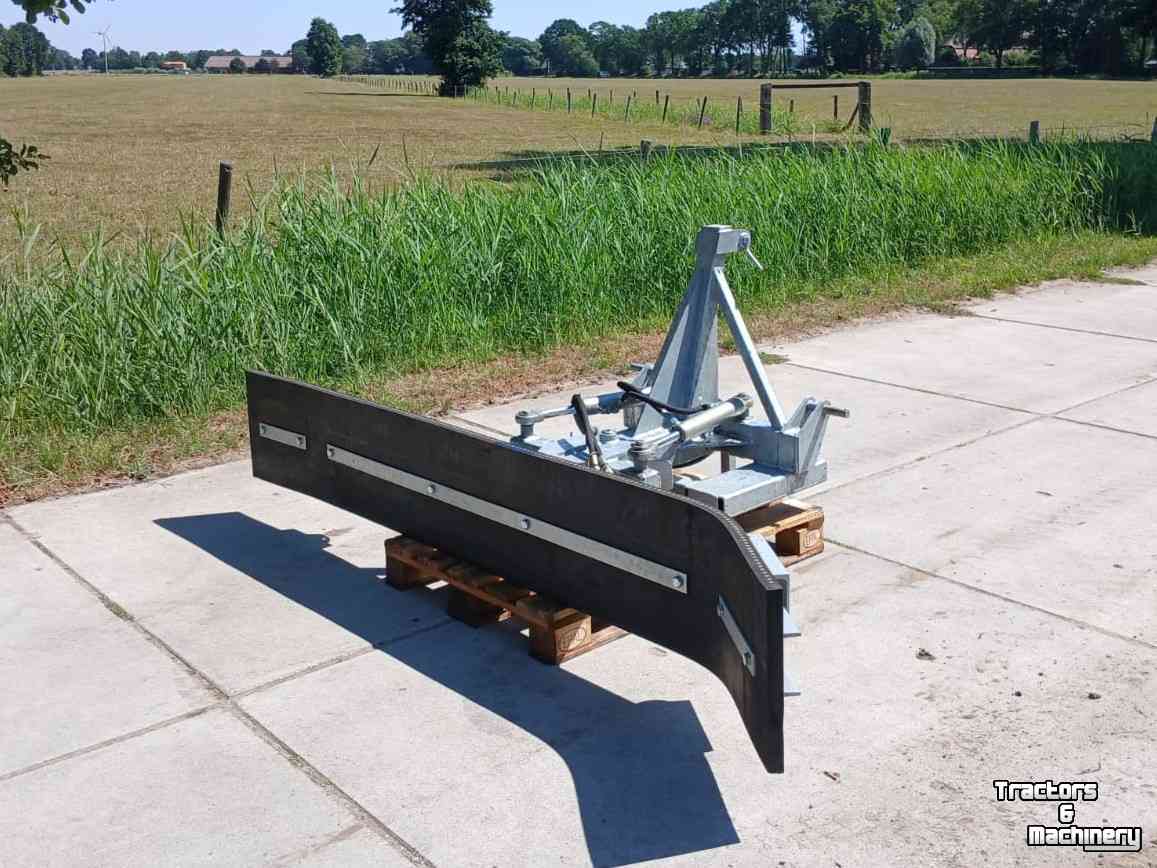 Rubber yard scraper Kemp Rubberschuif 2.70m hydraulisch zwenkbaar