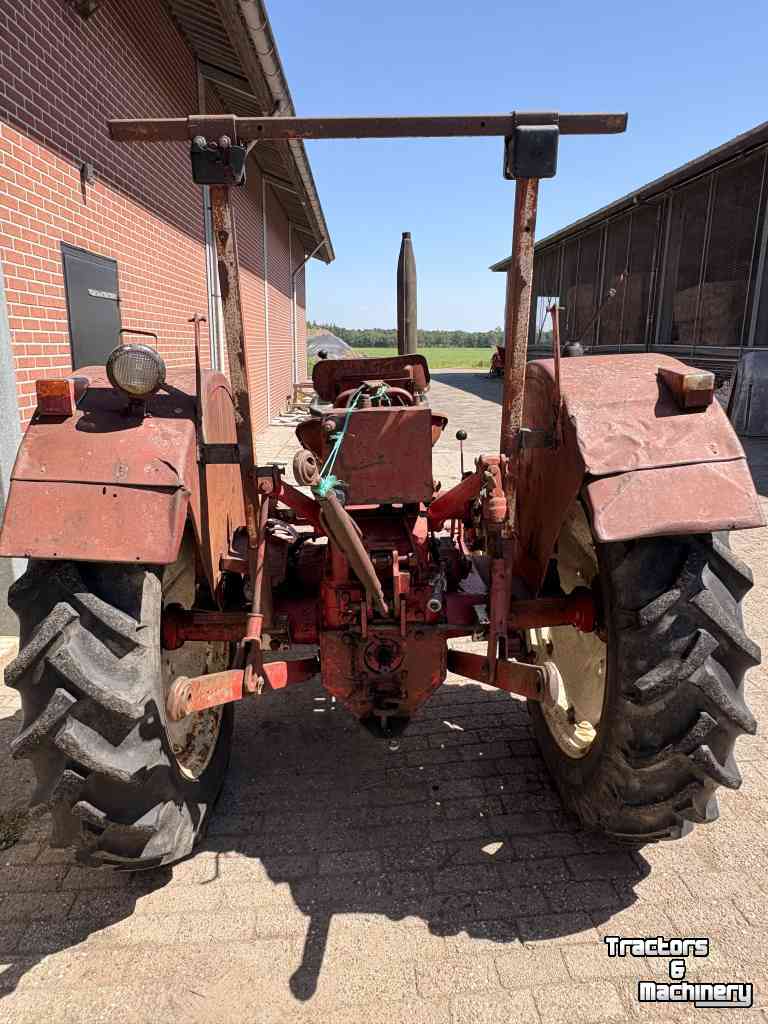 Horticultural Tractors International 423