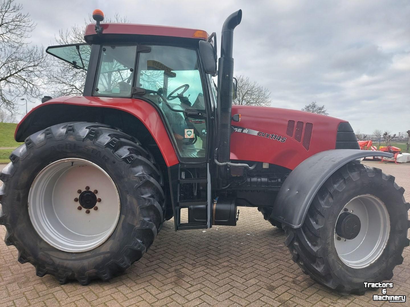 Tractor Case CVX1145