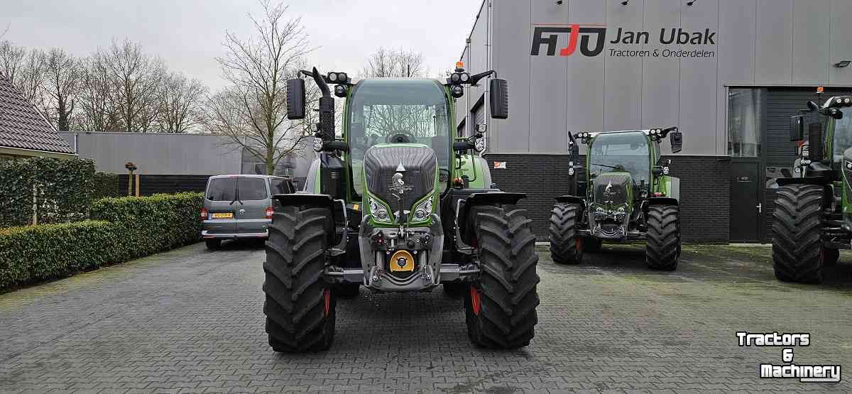 Tractors Fendt 724 ProfiPlus