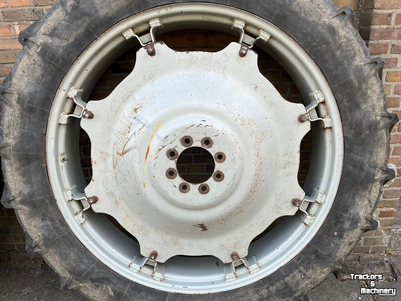 Wheels, Tyres, Rims & Dual spacers Kleber 9.5R32 EN 12.4R46
