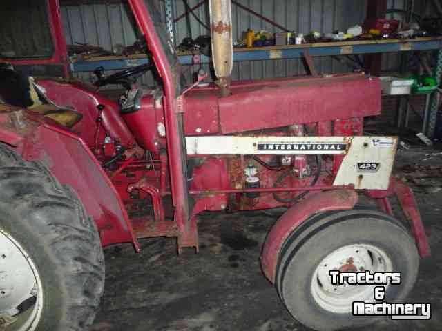 Used parts for tractors International 423