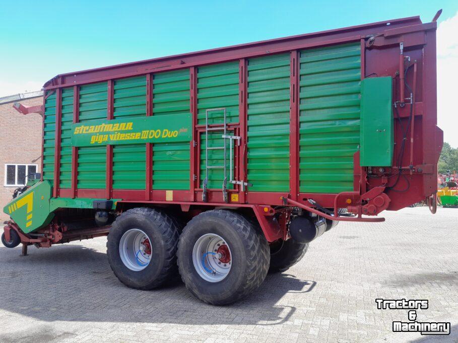 Self-loading wagon Strautmann Giga Vitesse III Duo Plus