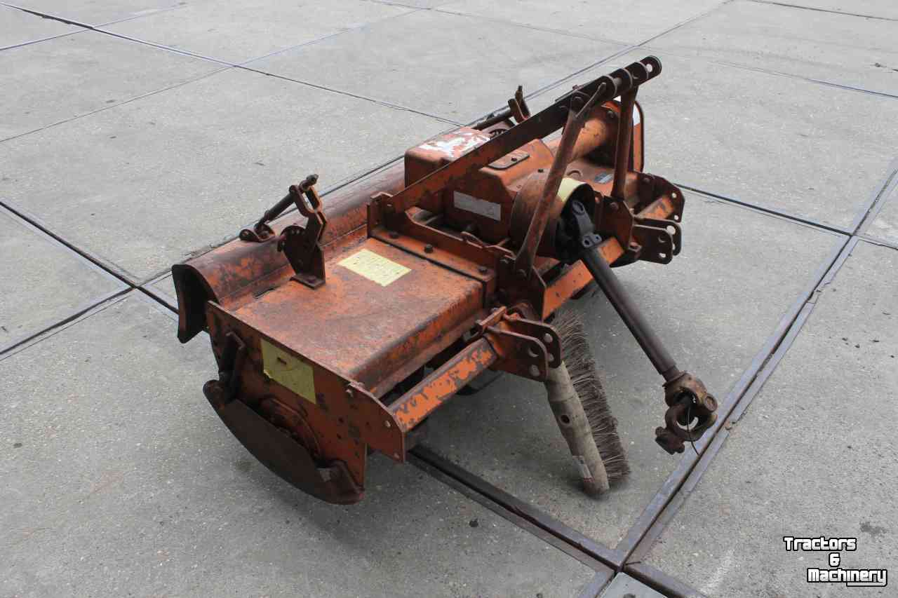 Rotary Tiller Howard HAWU 130 cm frees grondfrees freesmachine