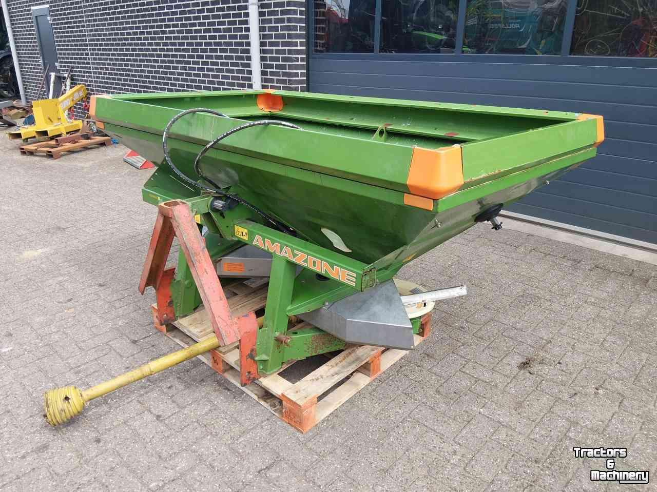 Fertilizer spreader Amazone ZA-M Compact Kunstmeststrooier