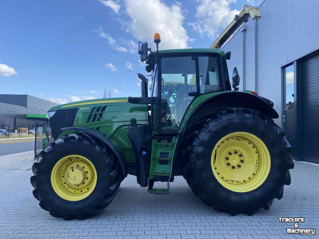 Tractor John Deere 6175M