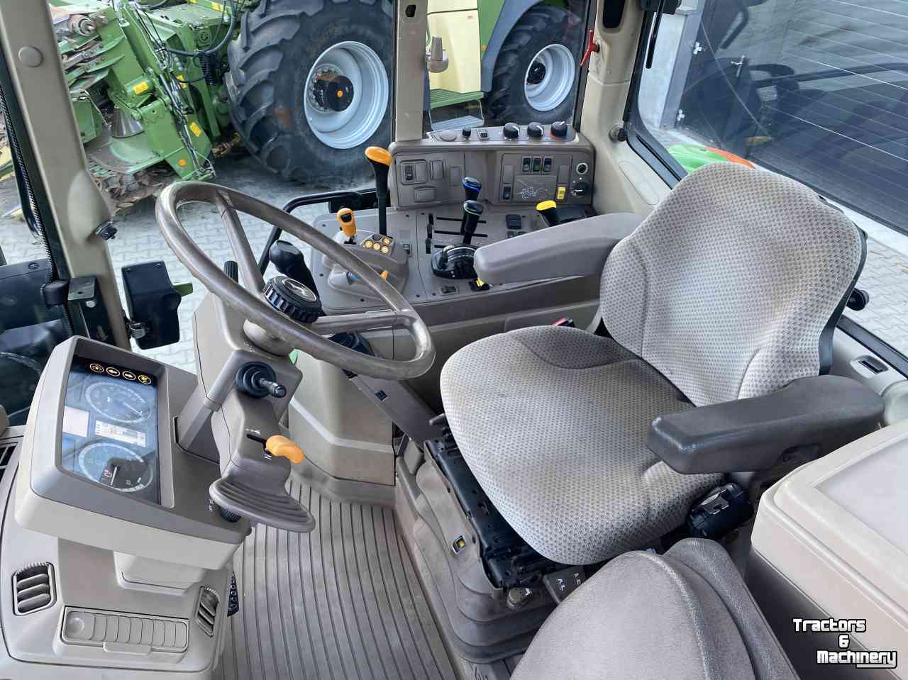 Tractor John Deere 6175M