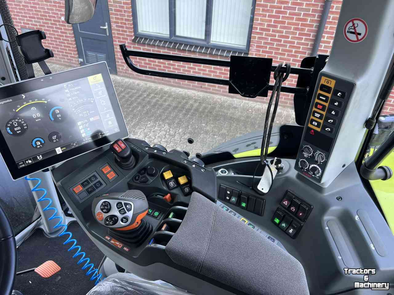 Tractor Claas Axion 870