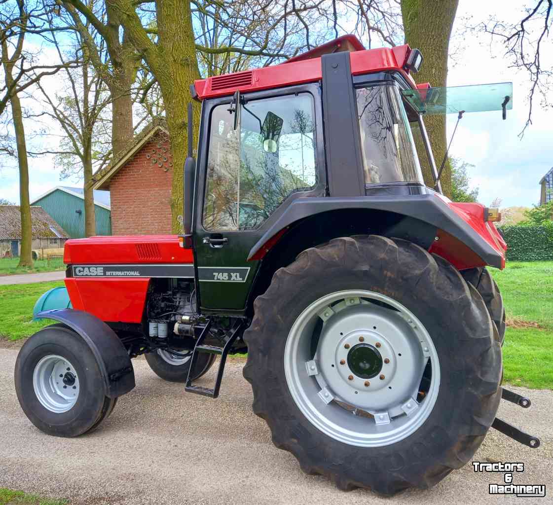 Tractors Case-IH 745 xl