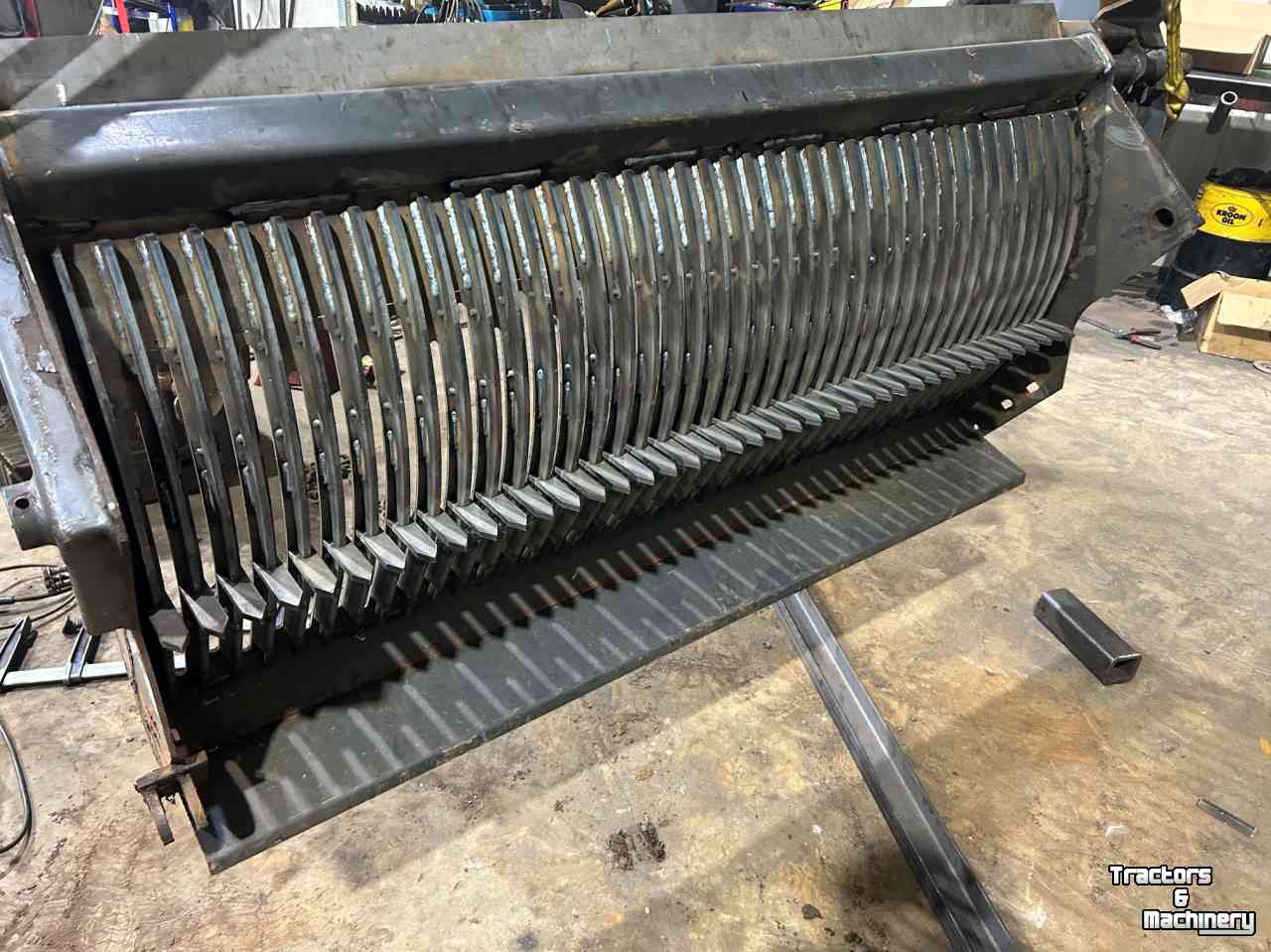Self-loading wagon Veenhuis Invoerkanaal Veenhuis / Mengele 40 messen