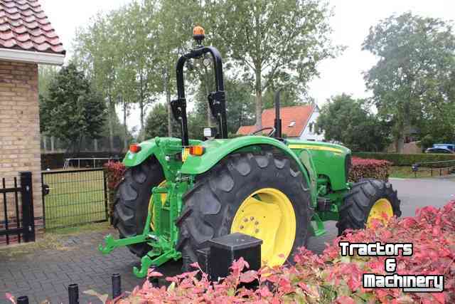 Tractor John Deere 5065E 4WD