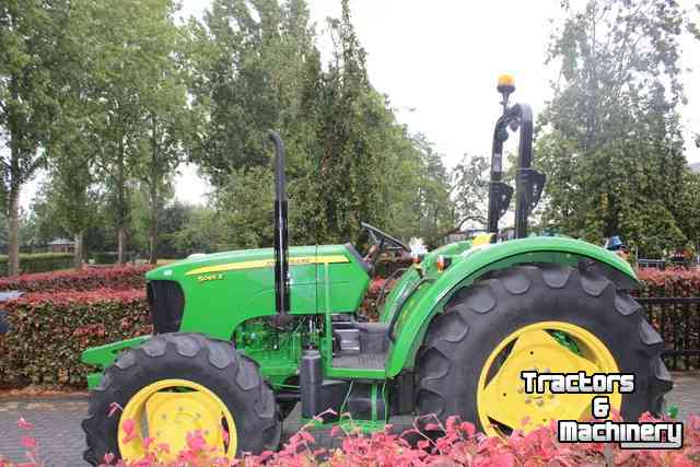 Tractor John Deere 5065E 4WD