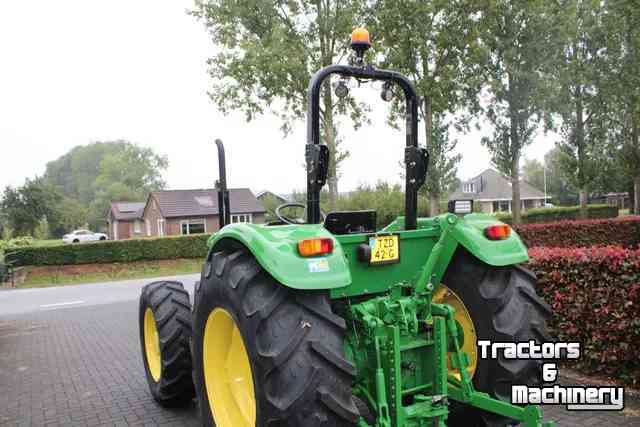 Tractor John Deere 5065E 4WD