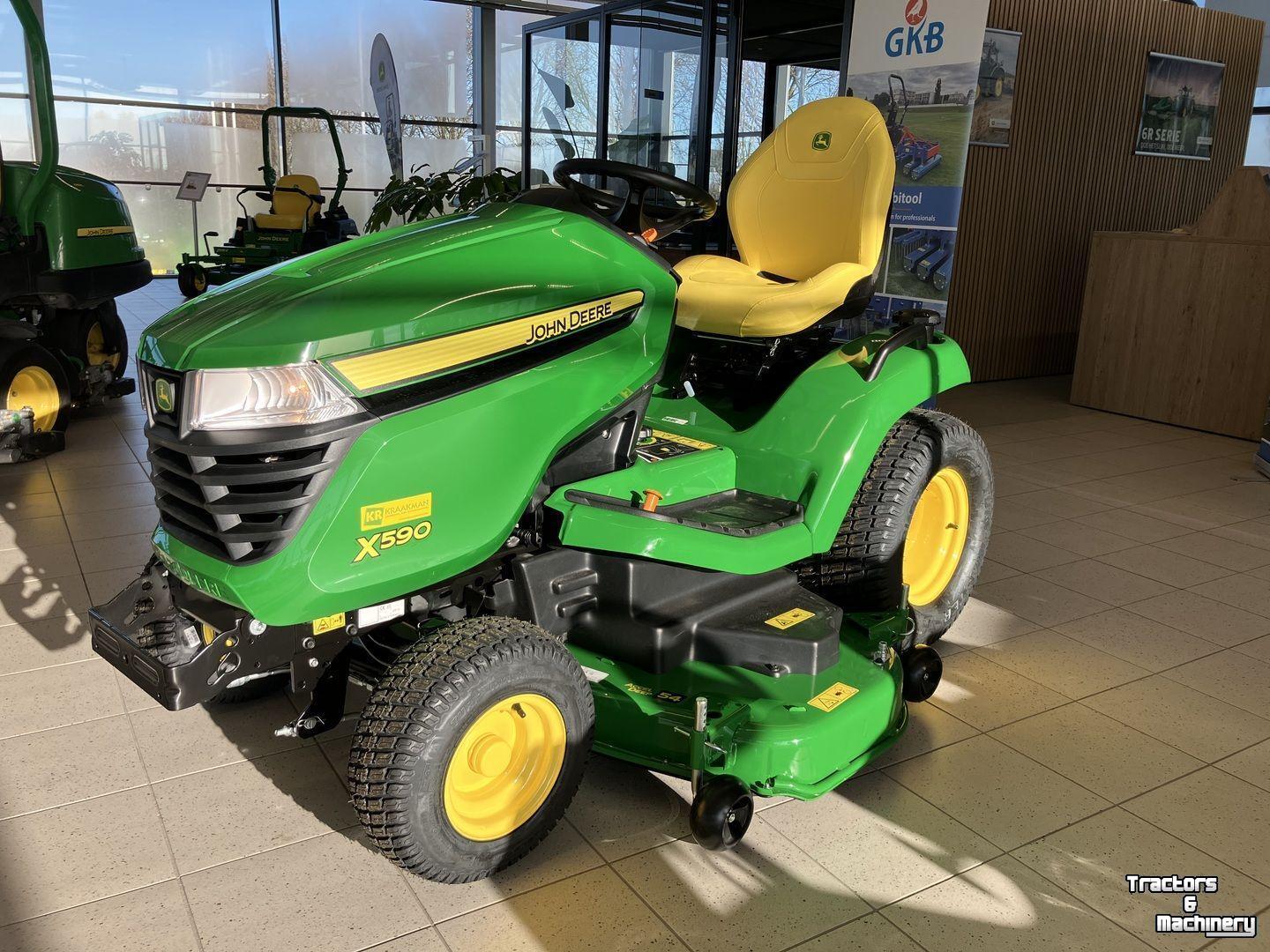 Ride-on mower John Deere X590