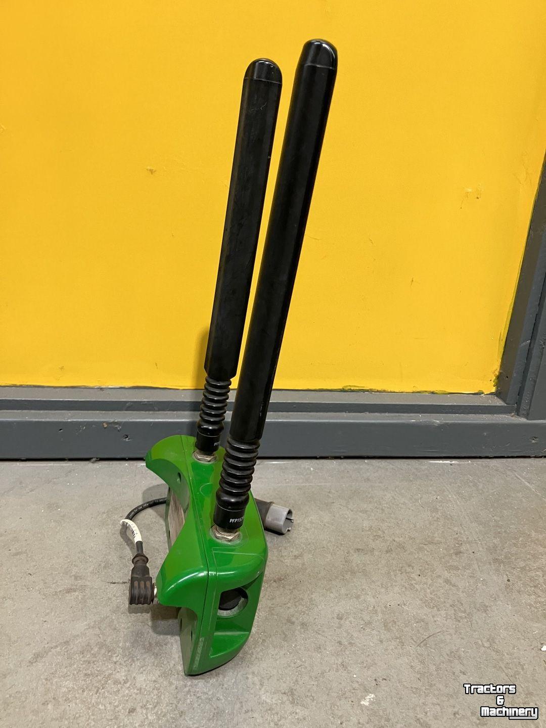 GPS steering systems and attachments John Deere STARFIRE 900 RTK RADIO