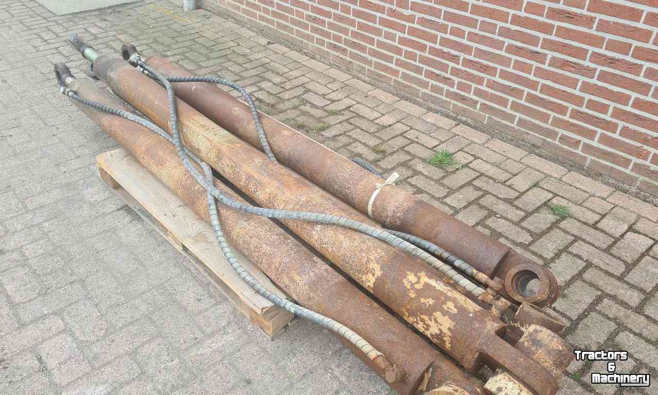 Diverse used spare-parts  4x dubbelwerkende cilinders