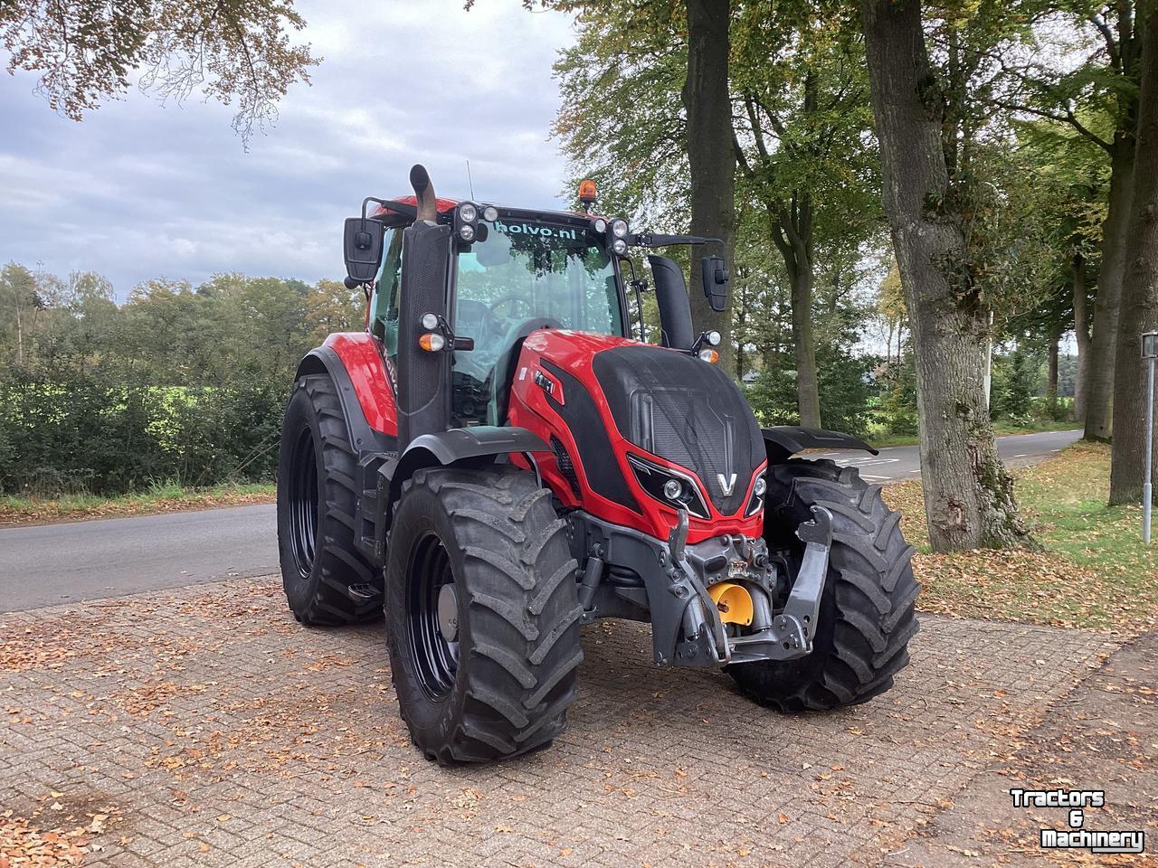 Tractor Valtra T214 A