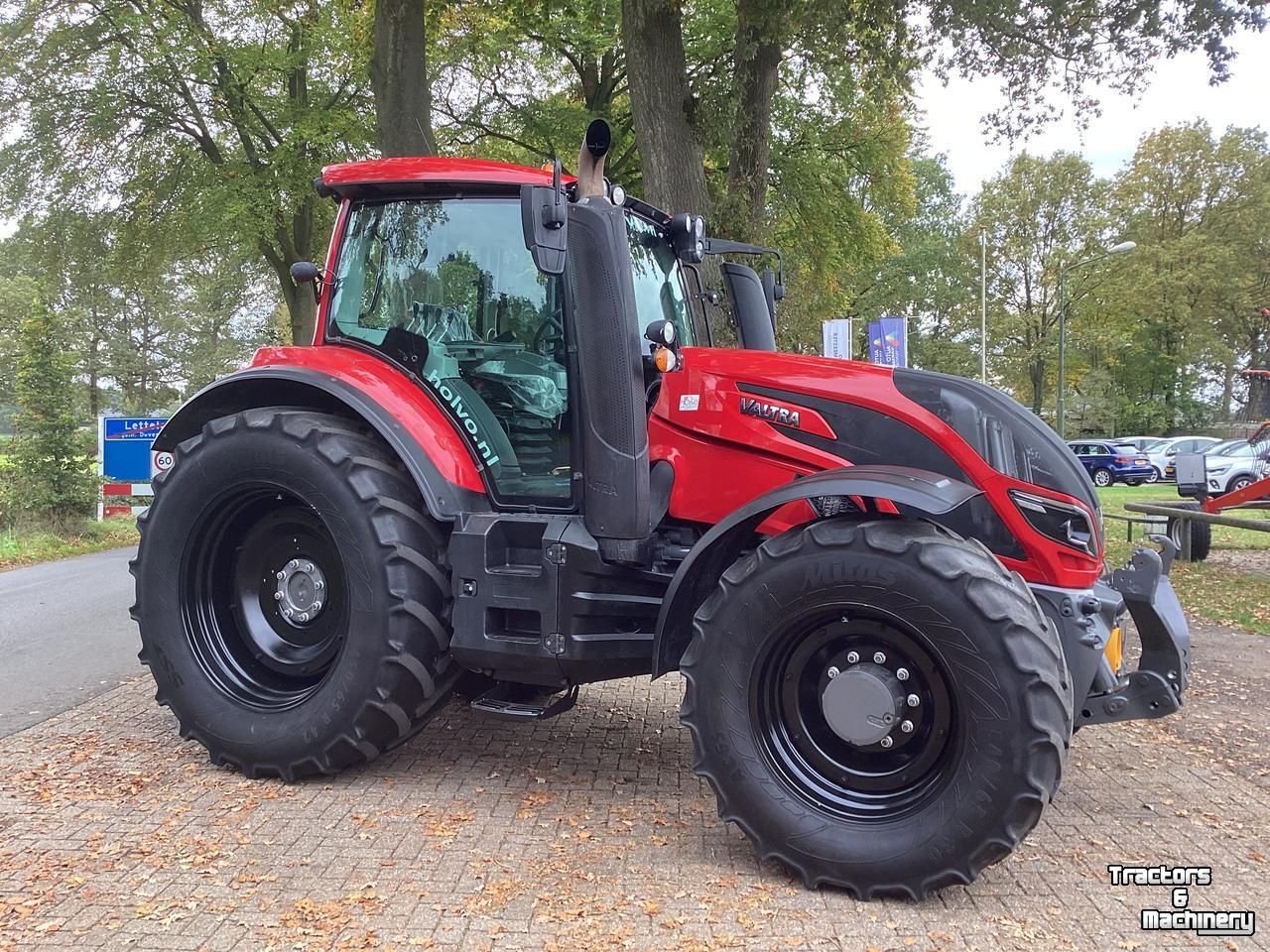 Tractor Valtra T214 A