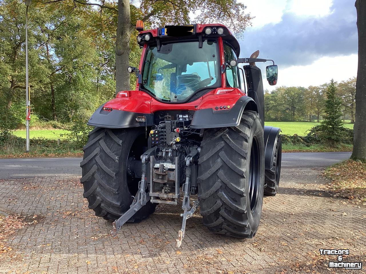 Tractor Valtra T214 A