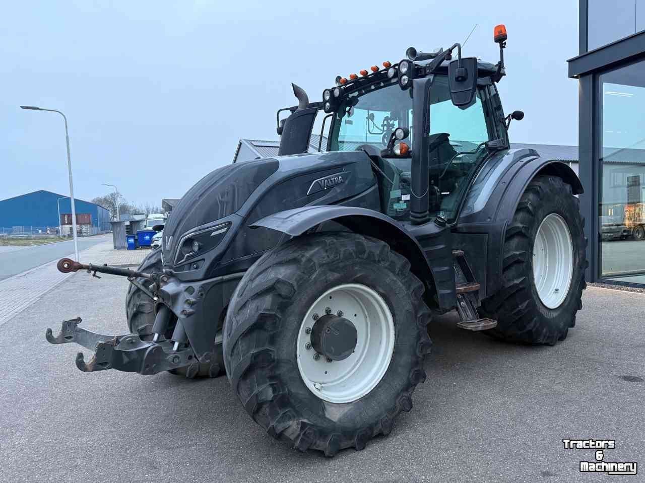 Tractor Valtra T214