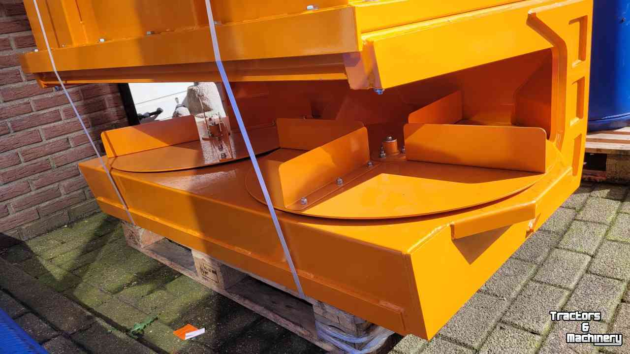 Straw spreader for boxes Flingk SVV 1000