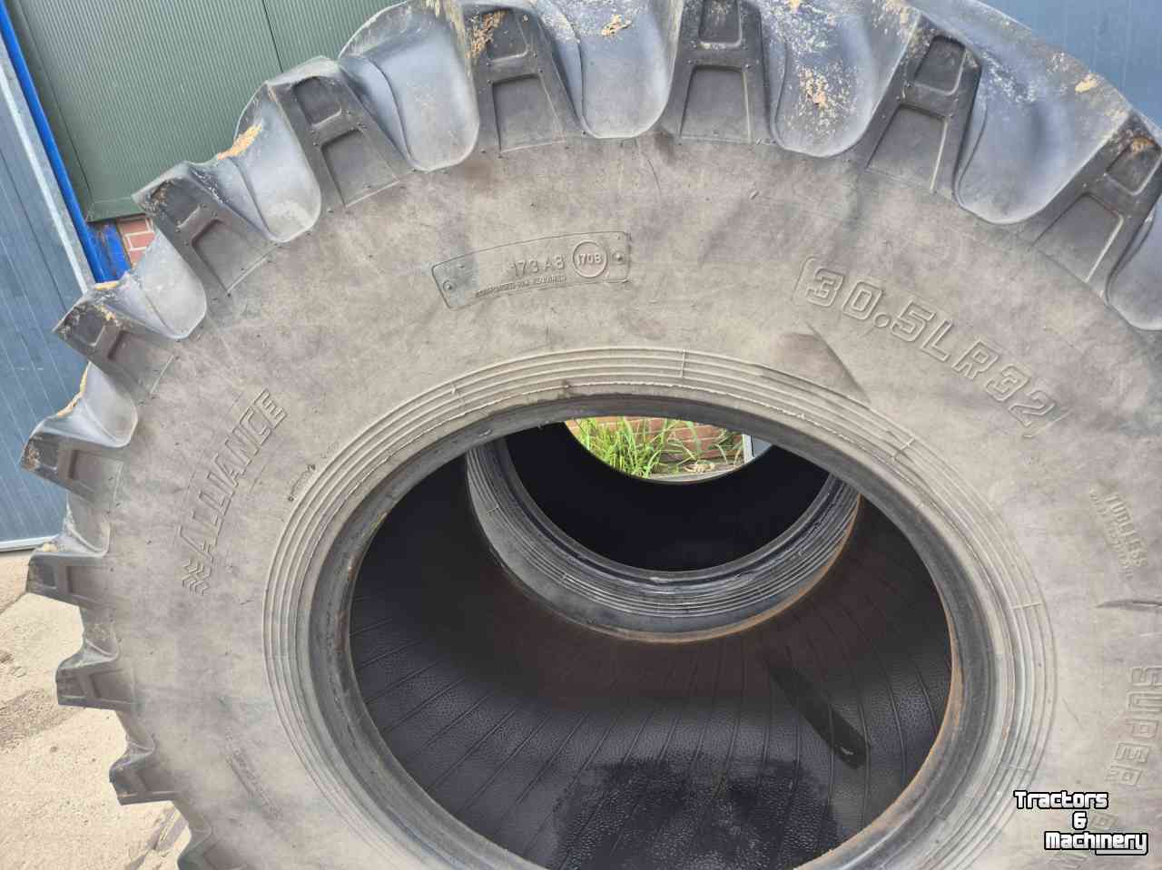 Wheels, Tyres, Rims & Dual spacers Alliance 30.5R32