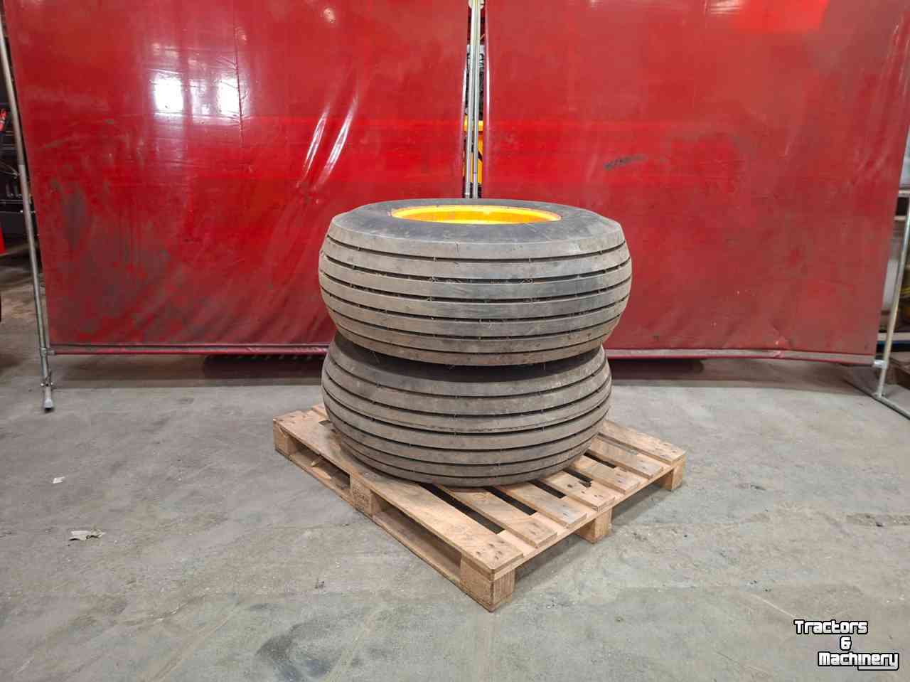 Wheels, Tyres, Rims & Dual spacers Vredestein 16.0/70 Nylon