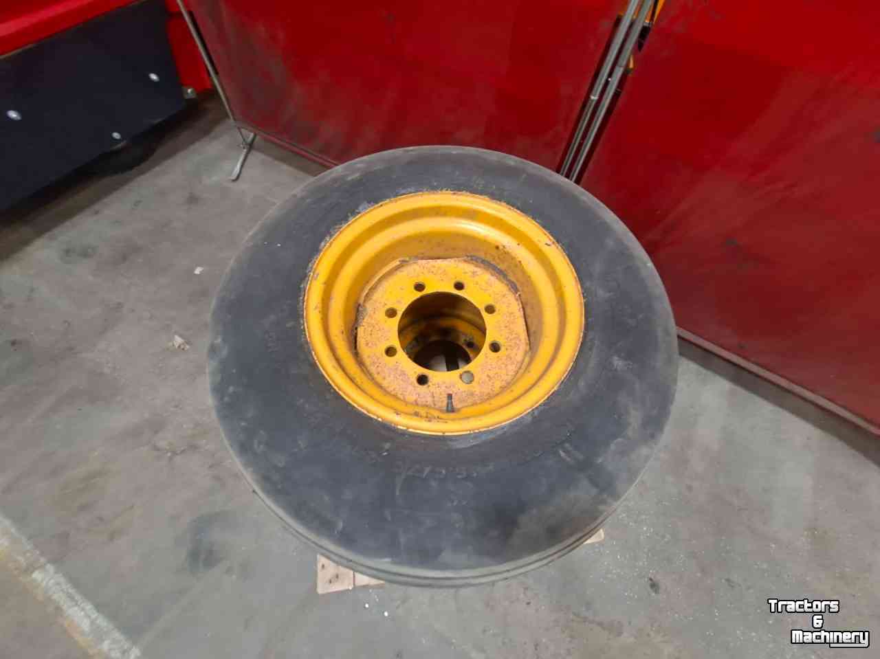 Wheels, Tyres, Rims & Dual spacers Vredestein 16.0/70 Nylon
