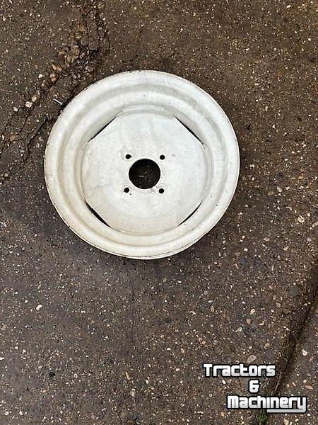 Wheels, Tyres, Rims & Dual spacers Renault Renault voorvelg - 5.5x18