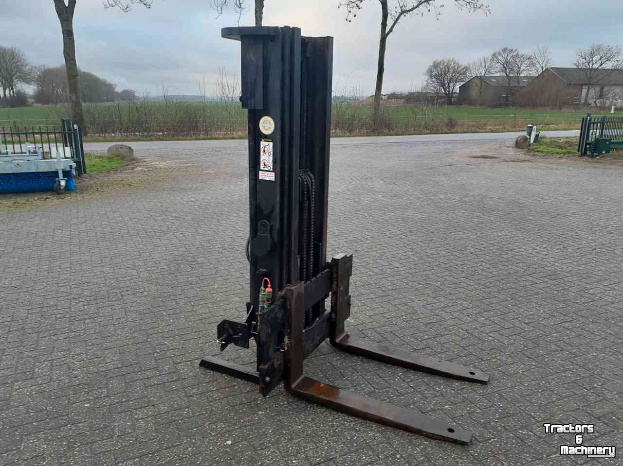 Other transport and industrial equipment and accessories  Hefmast 3 ton