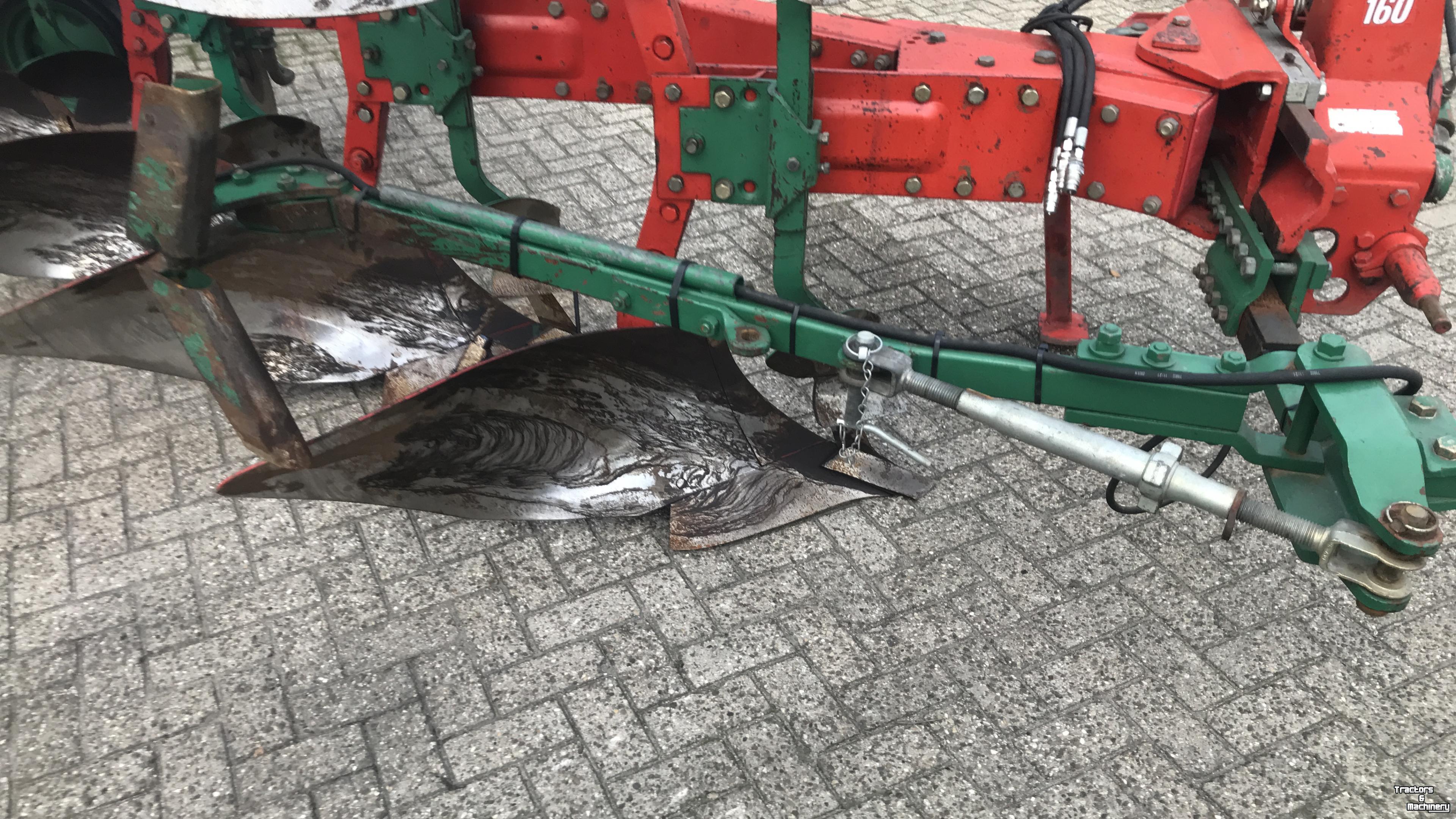 Ploughs Kverneland LD85 4-schaar met vorenpakker