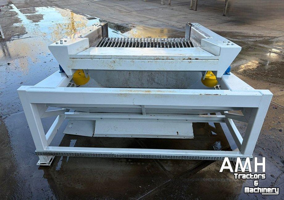 Sorting machine Eqraft TZ1250  Tril voorsorteerder afstaarter, Vibrating pre-grader with topper, Vibrations-Vorsortierer mit Entstieler