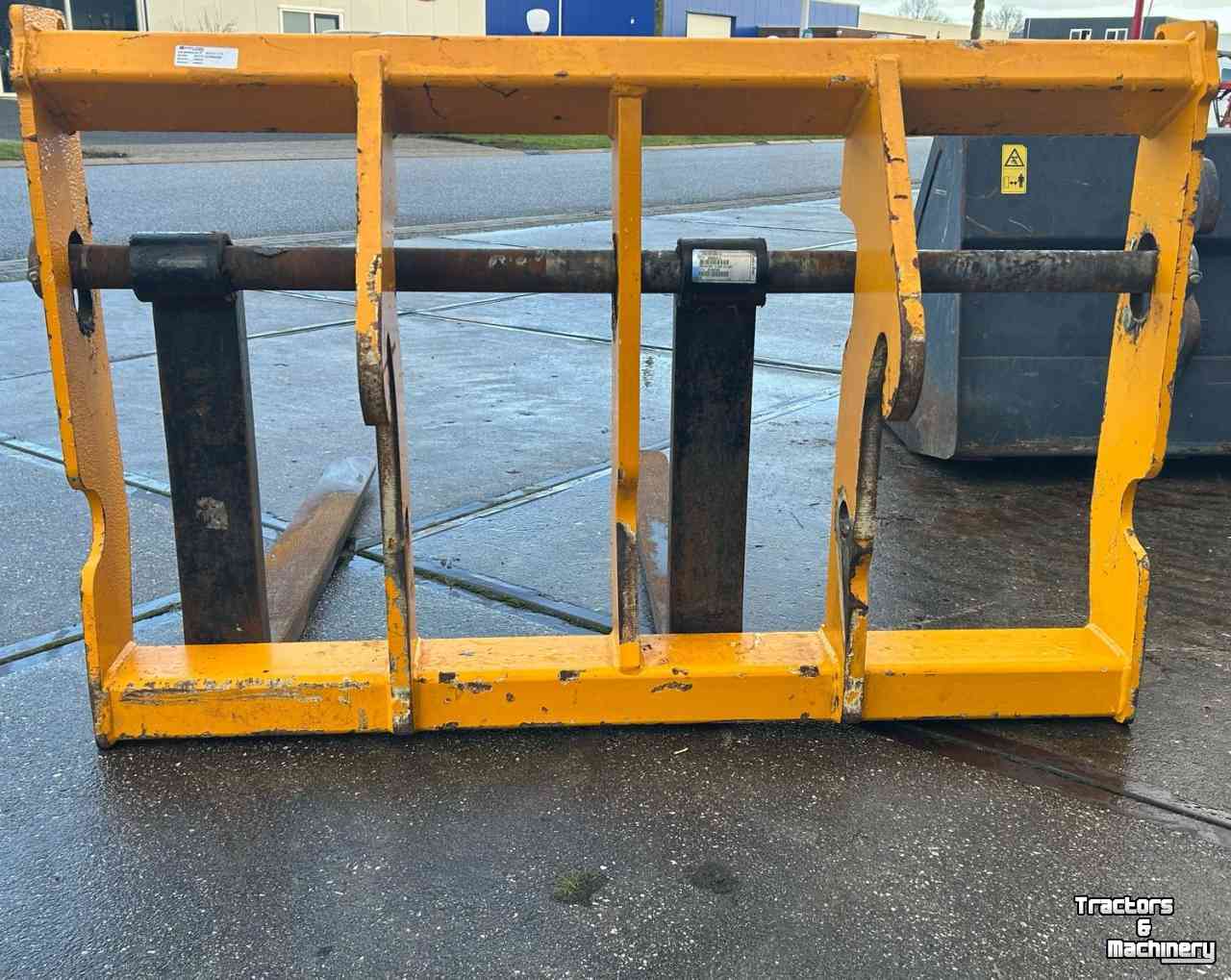 Pallet Forks JCB Palletvorken met compact tool carrier