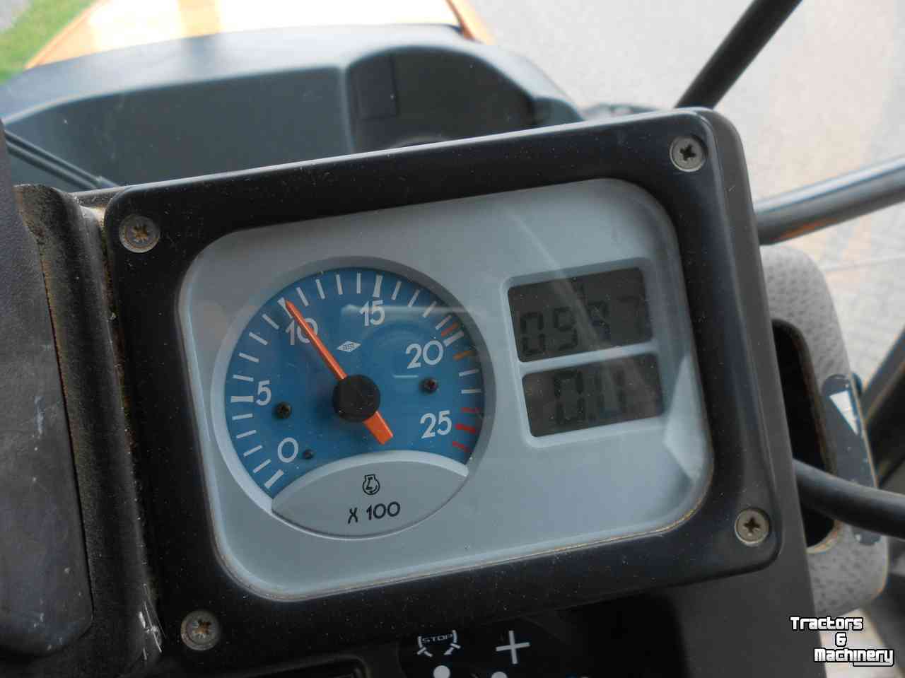 Tractor Renault temis 610