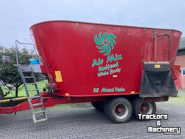 Vertical feed mixer Airmix Peecon 28 m3  Hardox/RVS