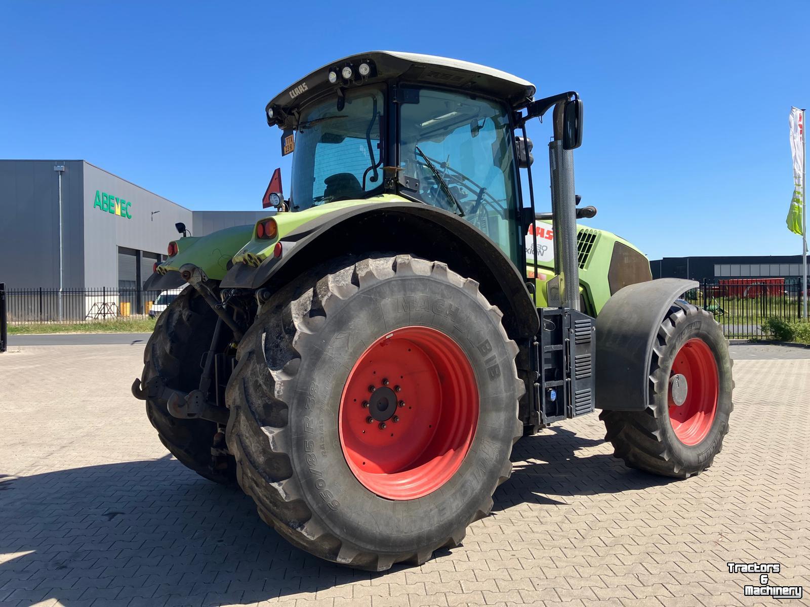 Tractor Claas AXION 830