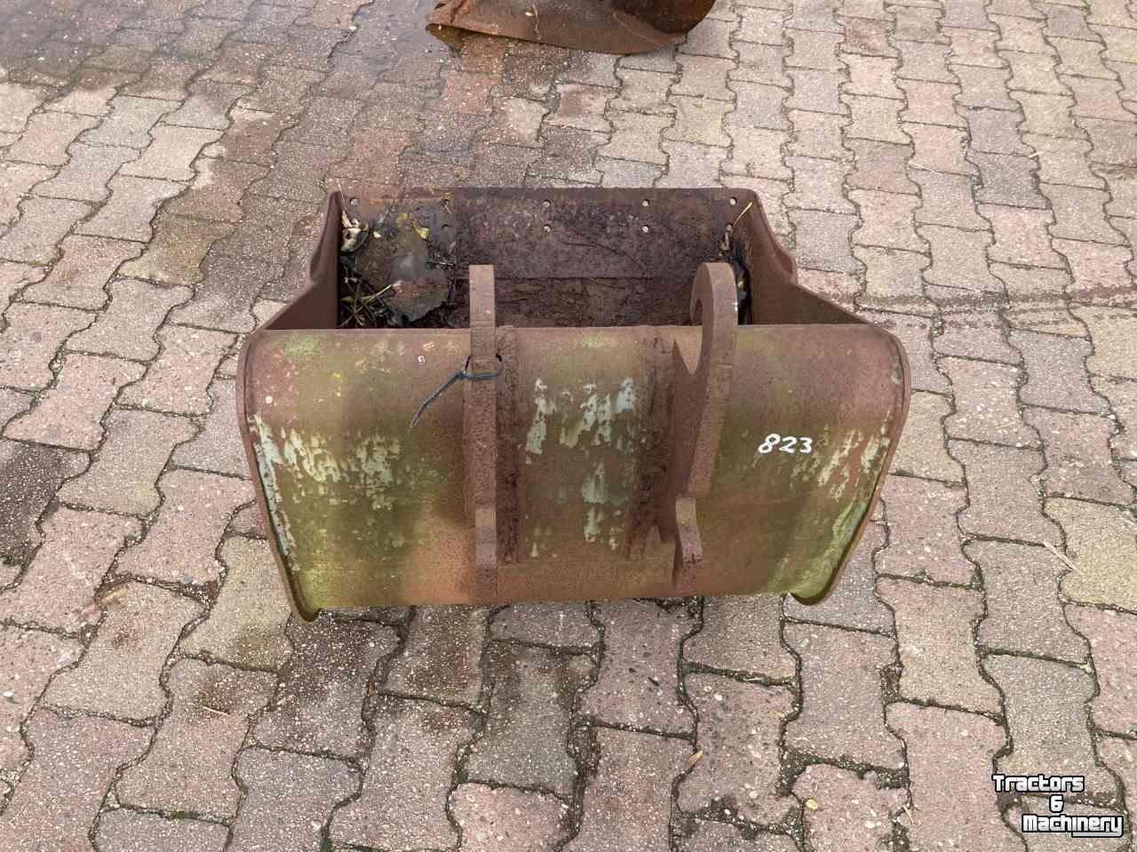 Excavator buckets  Dieplepelbak  grondbak  70cm  CW00