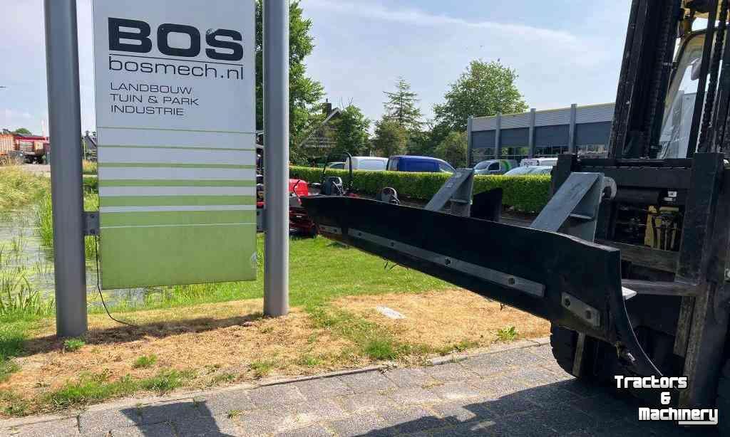 Snow Removal Equipment  Rubberschuif met euro & lepelinsteek