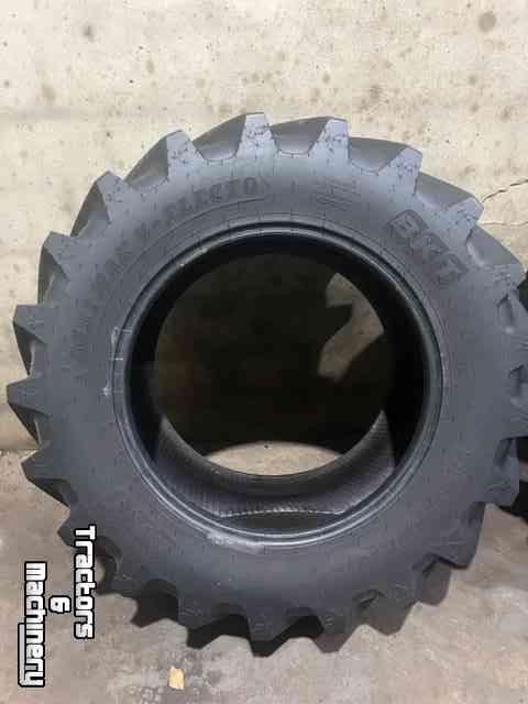 Wheels, Tyres, Rims & Dual spacers BKT VF 600/60R38 + 480/60R28