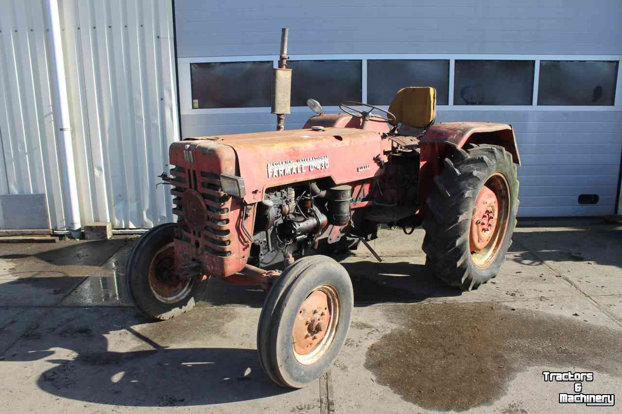 Oldtimers McCormick Mc Cormick International Harvester Farmall D-430 trekker D430 tractor