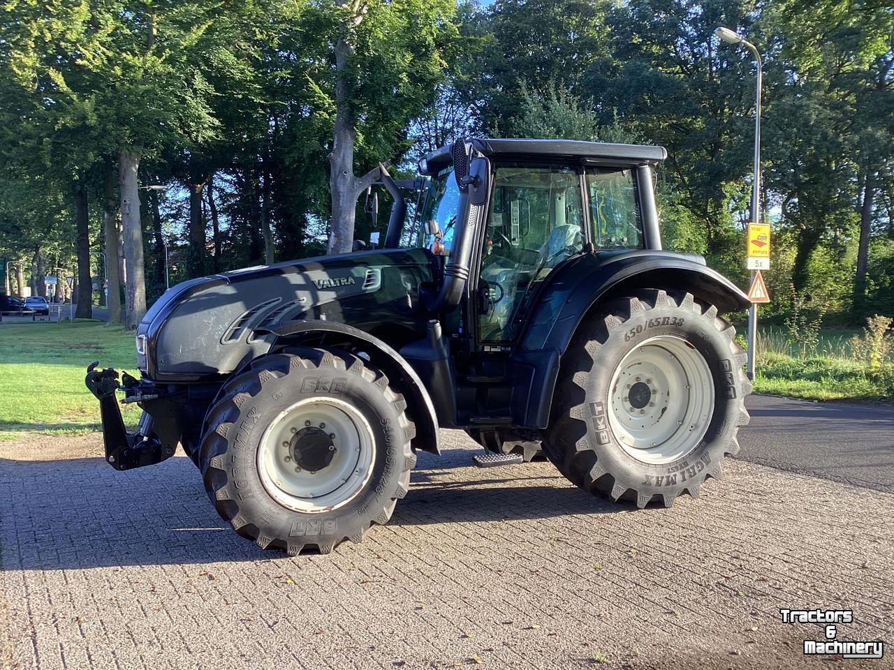 Tractor Valtra T162e