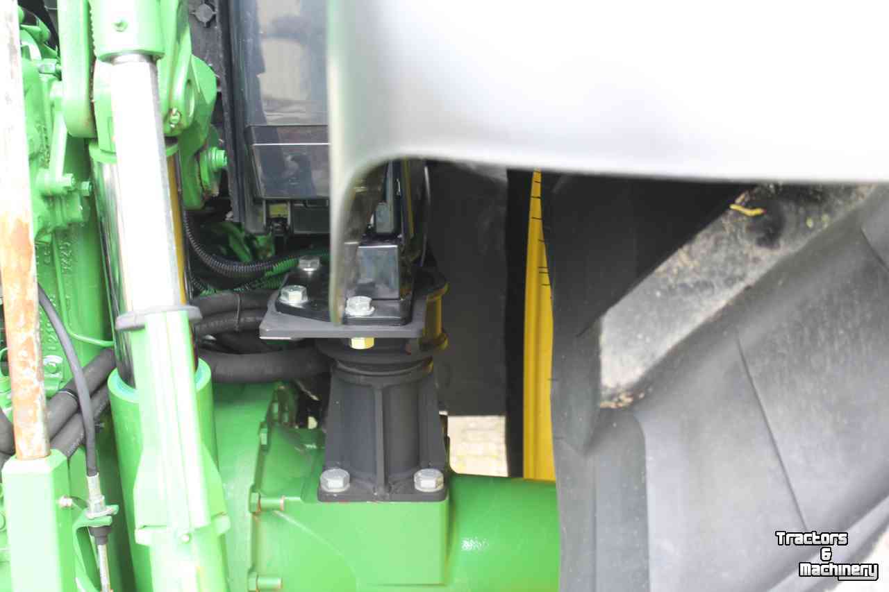 Tractors John Deere 6120M 623R voorlader