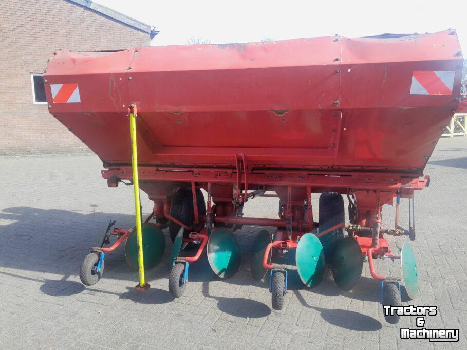 Potato planter Kverneland UN 3100