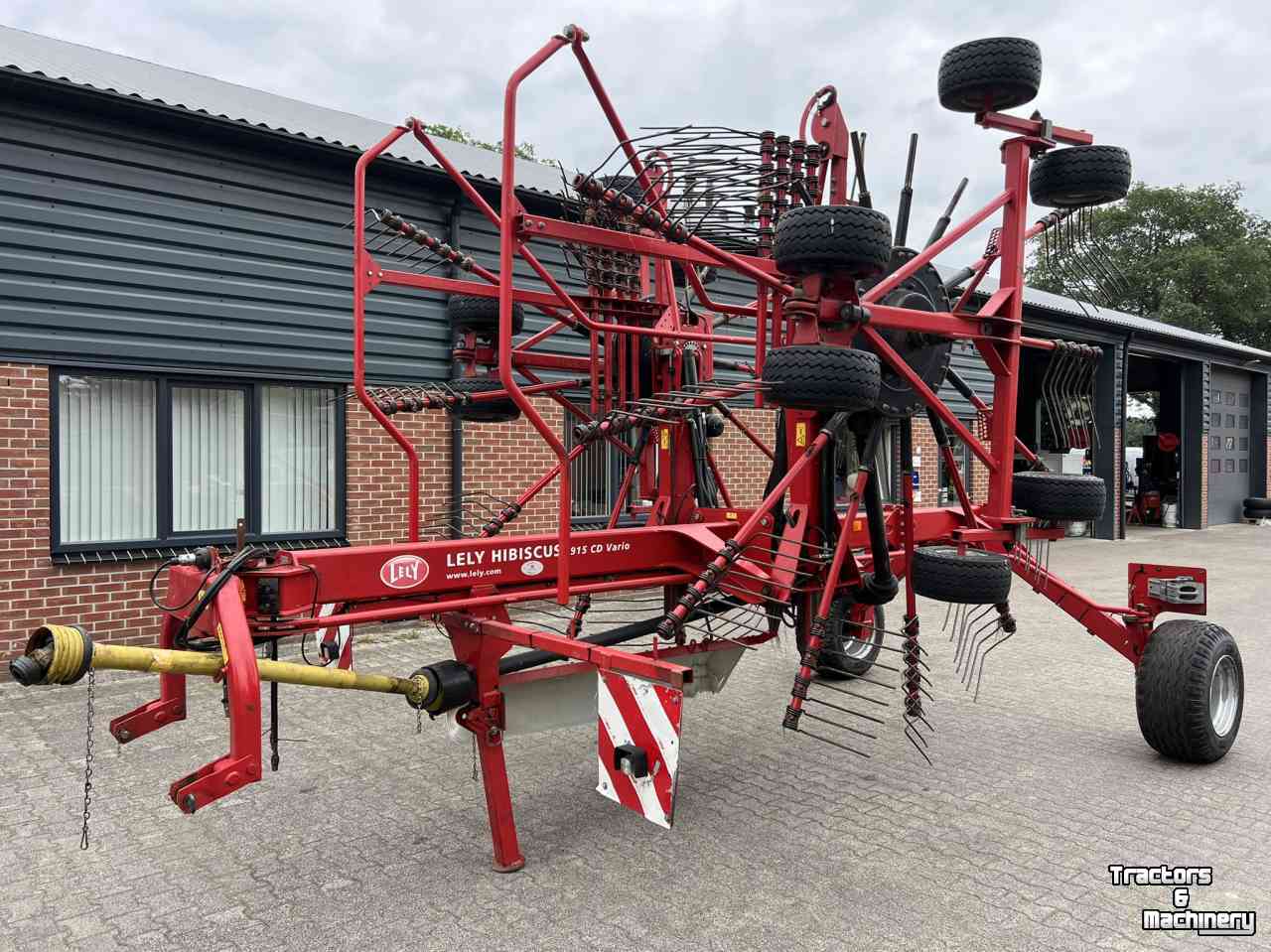 Rake Lely Hibiscus 915 CD Vario