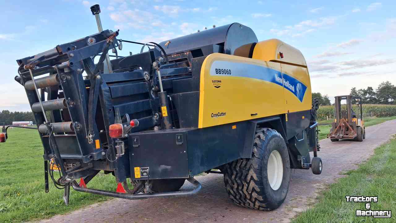 Balers New Holland BB 9060